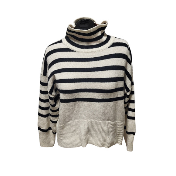 a new day Sweaters - NWT A New Day Black and white top, size xl